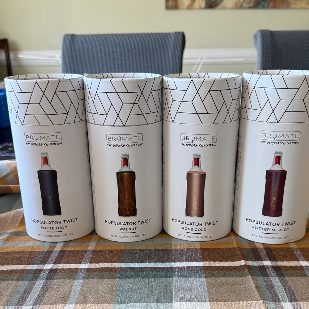 BrüMate Hopsulator Twist Can Coolers lot of 4 (brand new)